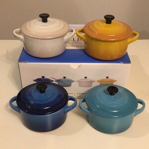 Le Creuset petite casserole “The Riviera” collection. Set of 4 mini cocottes.